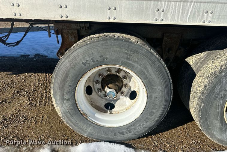 image for item NL9265 2000 Trailmobile  dry van trailer