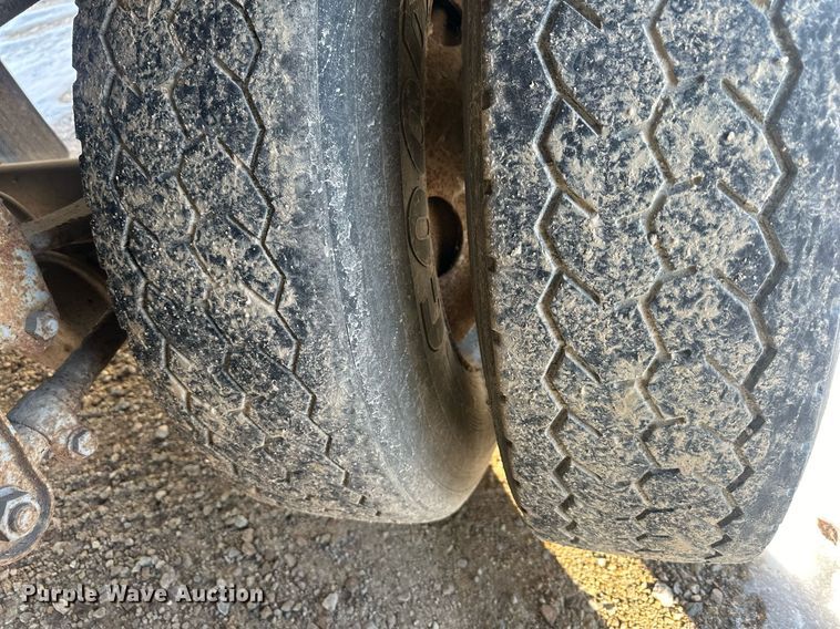 image for item NL9265 2000 Trailmobile  dry van trailer