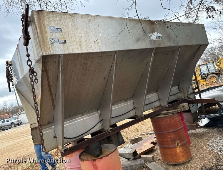 image for item NM9113 Spreader & snow plow