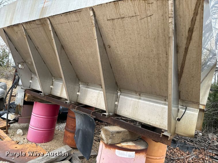 image for item NM9113 Spreader & snow plow