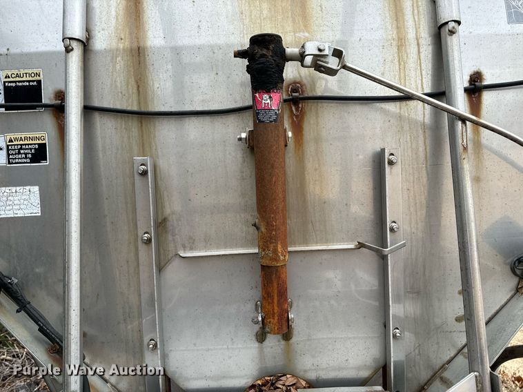 image for item NM9113 Spreader & snow plow