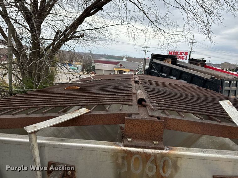 image for item NM9113 Spreader & snow plow