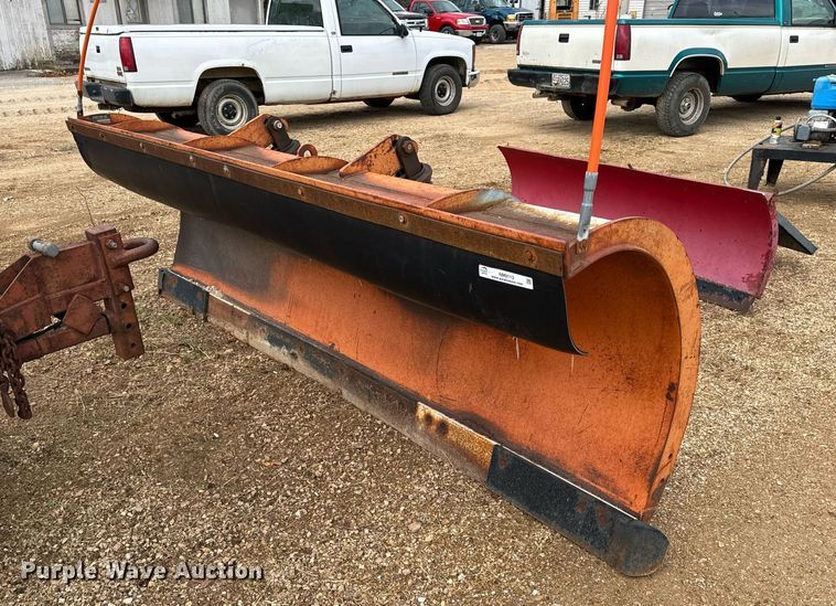 image for item NM9113 Spreader & snow plow