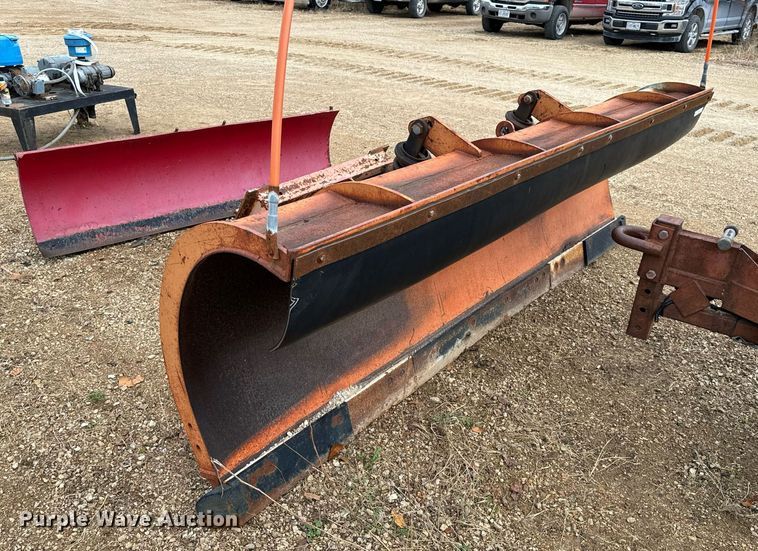 image for item NM9113 Spreader & snow plow