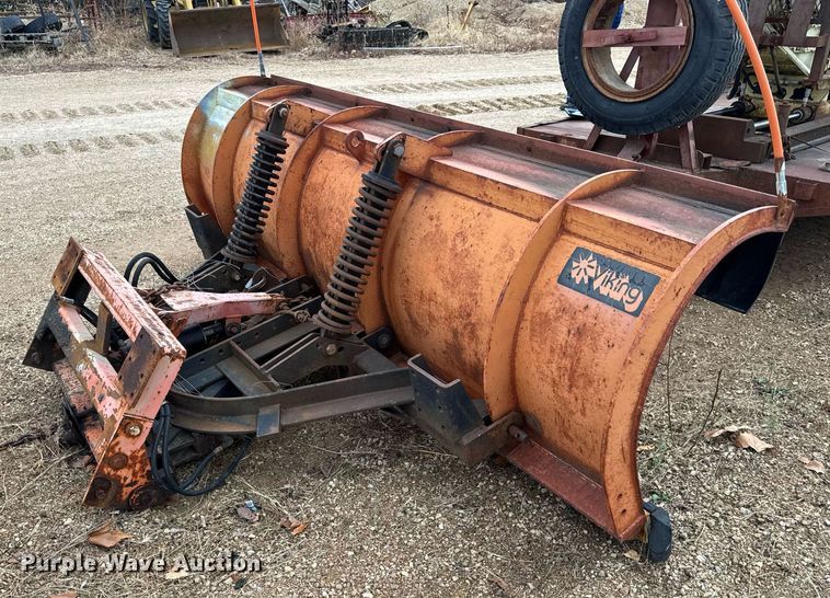 image for item NM9113 Spreader & snow plow