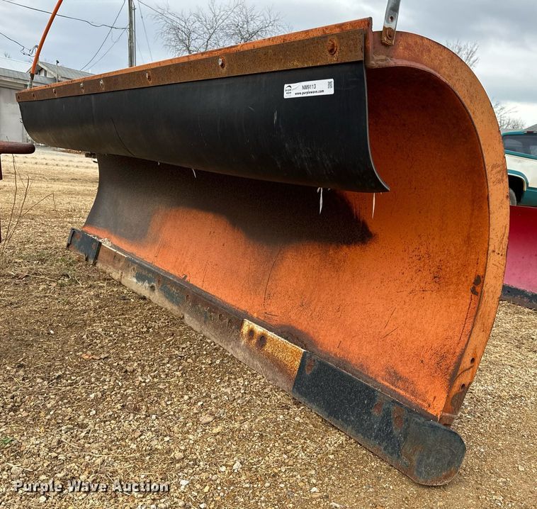 image for item NM9113 Spreader & snow plow
