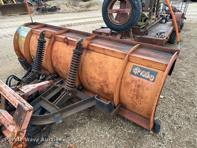 image for item NM9113 Spreader & snow plow