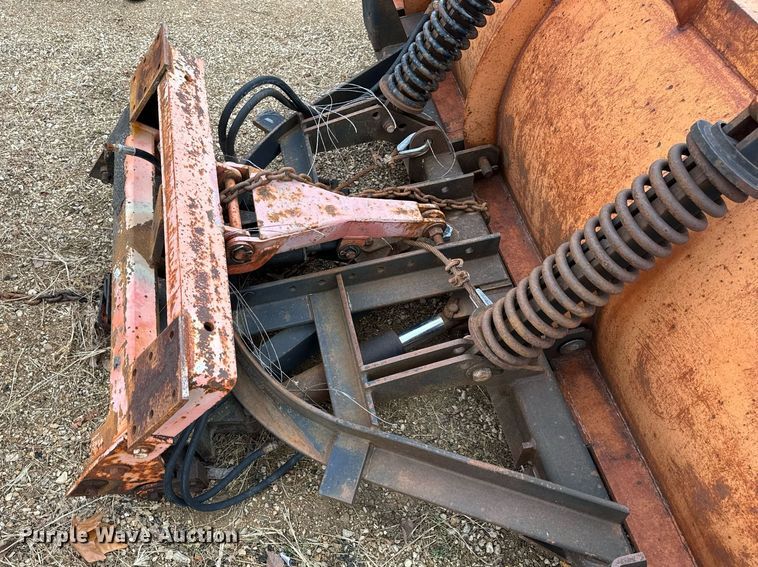 image for item NM9113 Spreader & snow plow