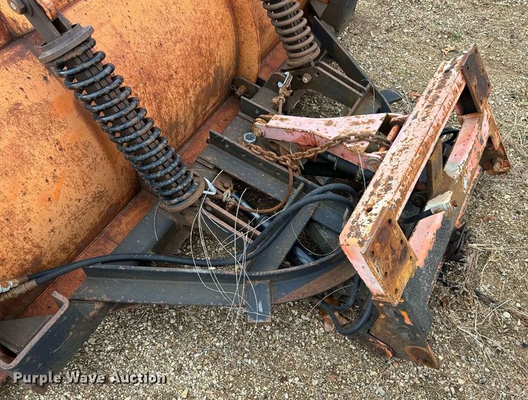 image for item NM9113 Spreader & snow plow