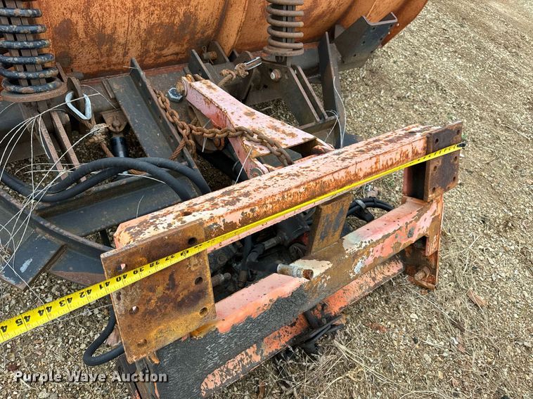image for item NM9113 Spreader & snow plow