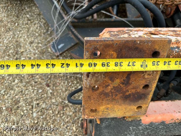 image for item NM9113 Spreader & snow plow