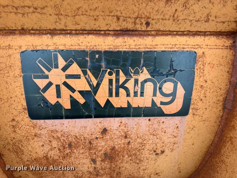 image for item NM9113 Spreader & snow plow