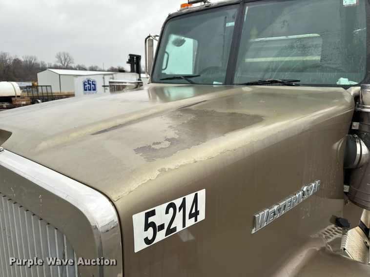 image for item NM9130 2012 Western Star 4900FA  semi truck