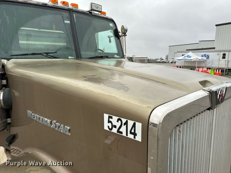 image for item NM9130 2012 Western Star 4900FA  semi truck