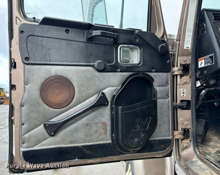 image for item NM9130 2012 Western Star 4900FA  semi truck