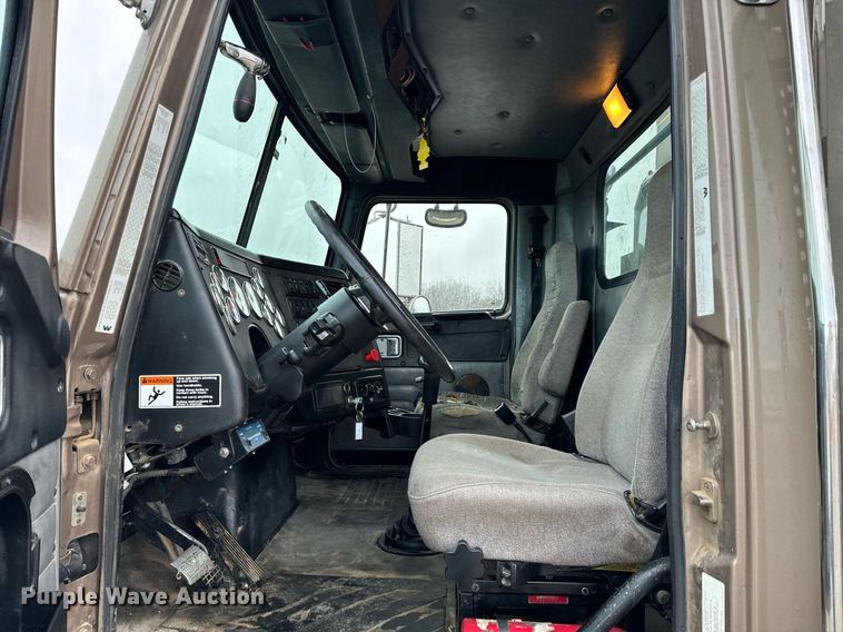 image for item NM9130 2012 Western Star 4900FA  semi truck