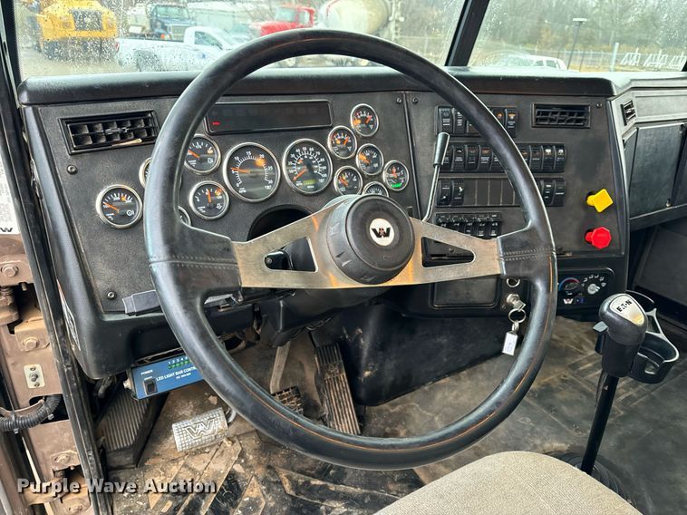 image for item NM9130 2012 Western Star 4900FA  semi truck