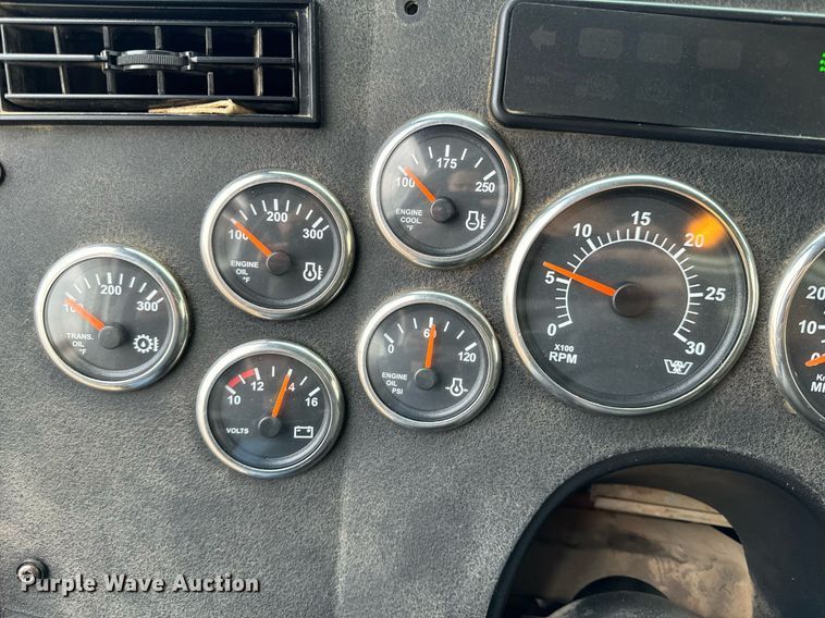 image for item NM9130 2012 Western Star 4900FA  semi truck