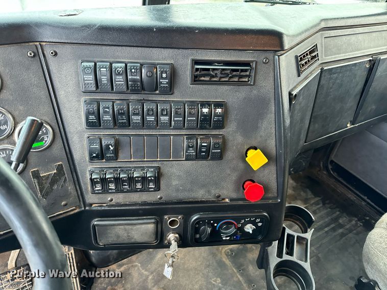 image for item NM9130 2012 Western Star 4900FA  semi truck