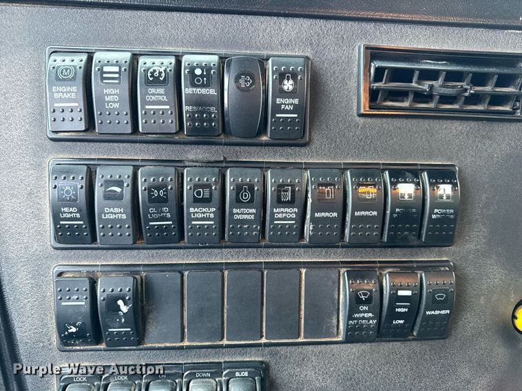 image for item NM9130 2012 Western Star 4900FA  semi truck