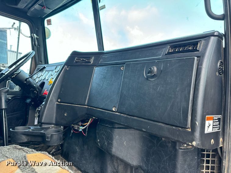 image for item NM9130 2012 Western Star 4900FA  semi truck