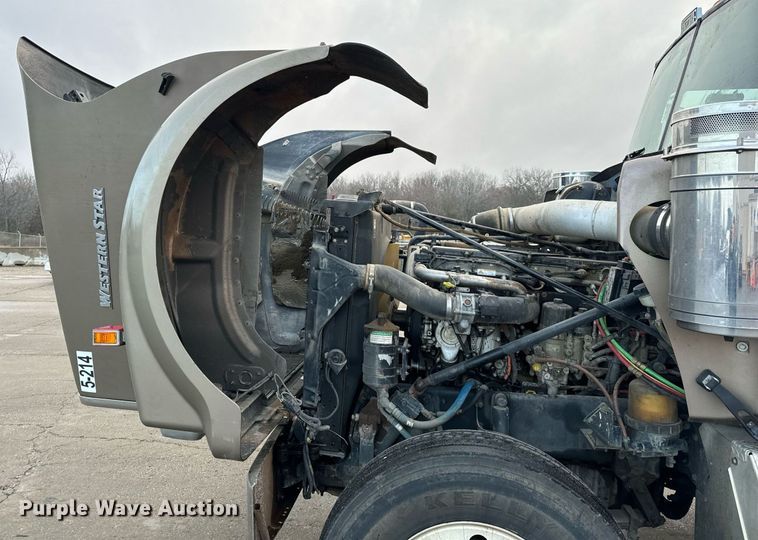 image for item NM9130 2012 Western Star 4900FA  semi truck