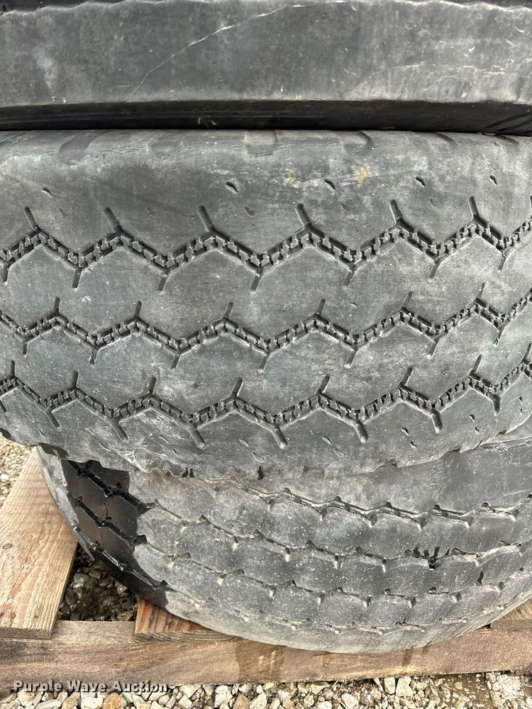 image for item NM9143 Wheels & tires