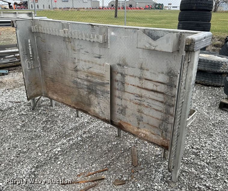 image for item NM9145 East  aluminum headache rack