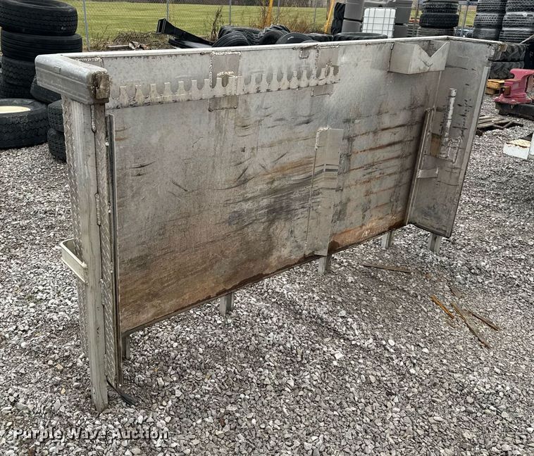 image for item NM9145 East  aluminum headache rack