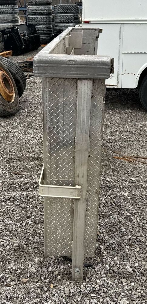 image for item NM9145 East  aluminum headache rack