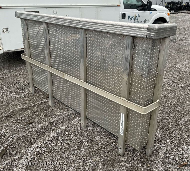 image for item NM9145 East  aluminum headache rack