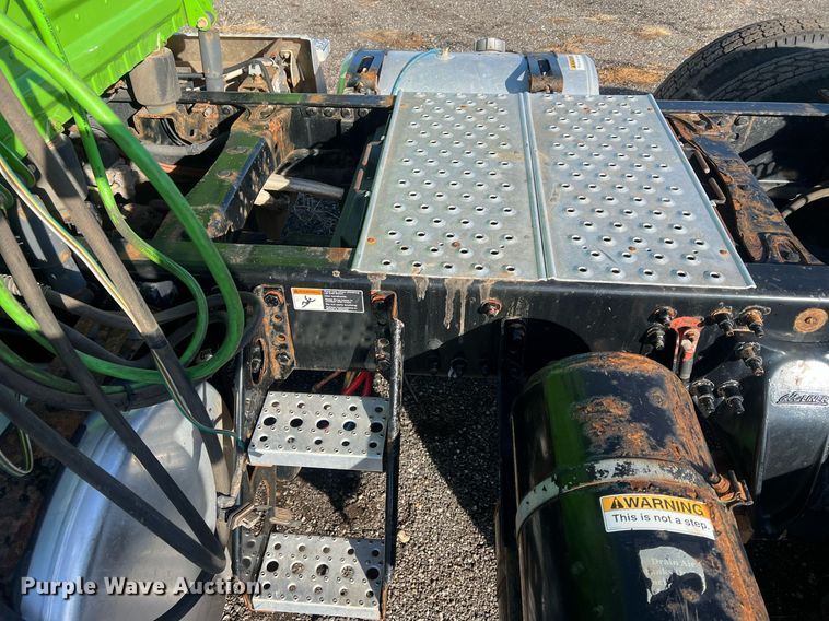 image for item NN9311 2016 Freightliner Cascadia  semi truck