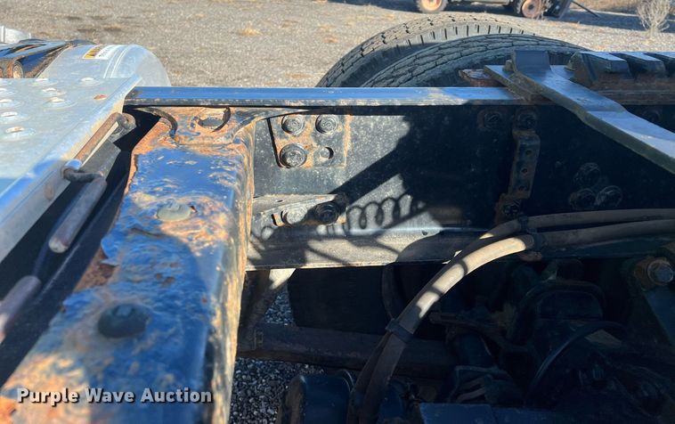 image for item NN9311 2016 Freightliner Cascadia  semi truck