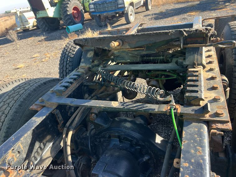 image for item NN9311 2016 Freightliner Cascadia  semi truck