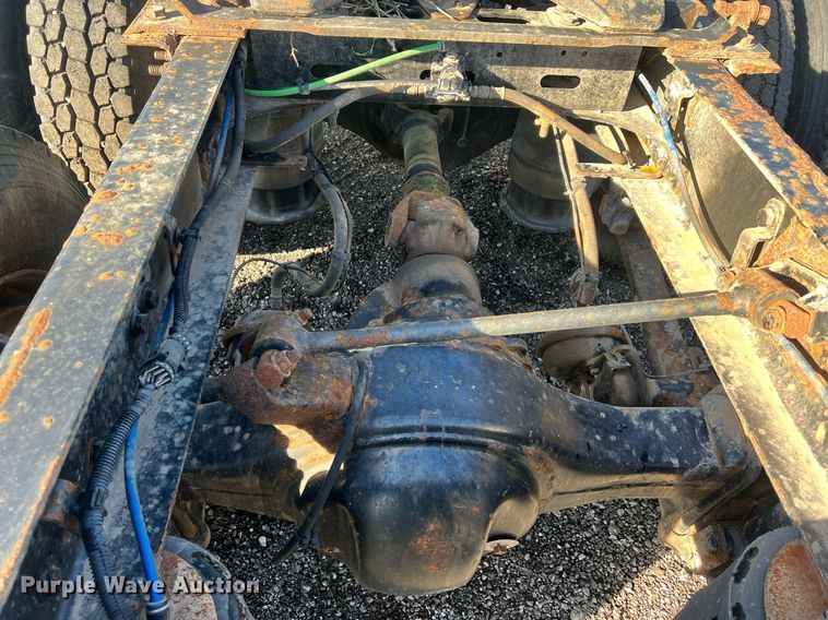 image for item NN9311 2016 Freightliner Cascadia  semi truck