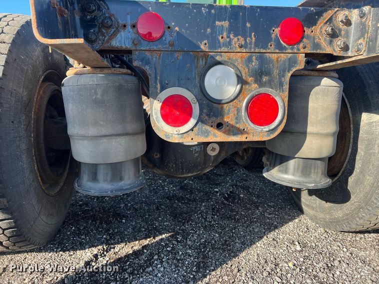 image for item NN9311 2016 Freightliner Cascadia  semi truck