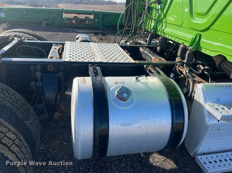 image for item NN9311 2016 Freightliner Cascadia  semi truck