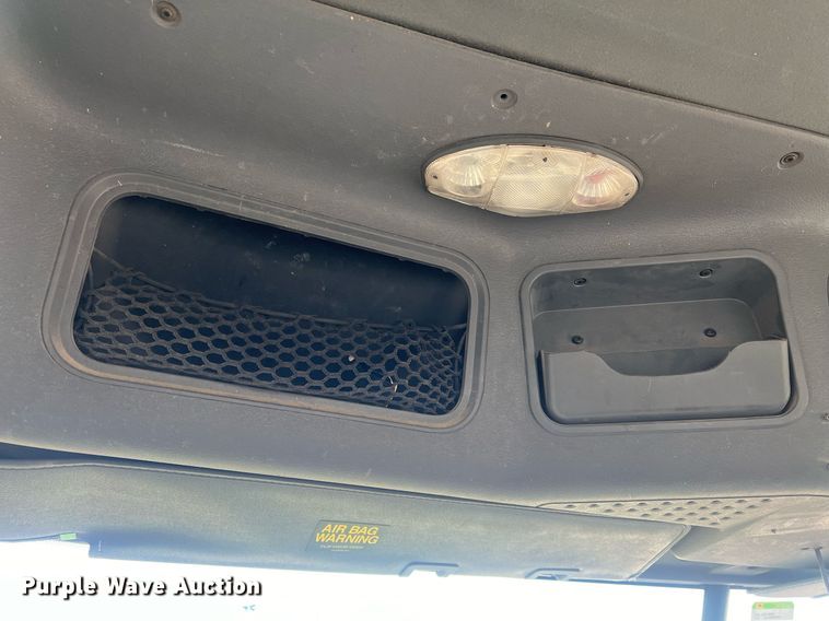 image for item NN9311 2016 Freightliner Cascadia  semi truck