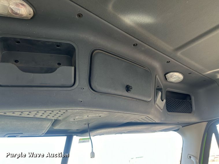 image for item NN9311 2016 Freightliner Cascadia  semi truck