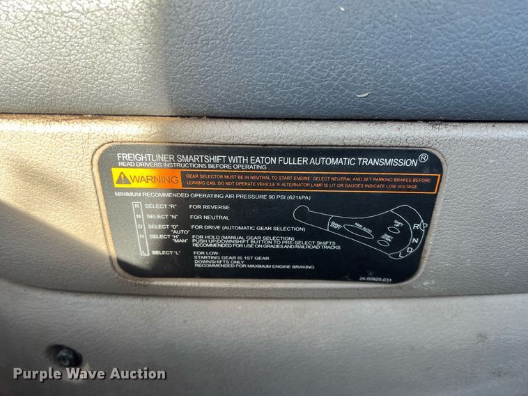 image for item NN9311 2016 Freightliner Cascadia  semi truck