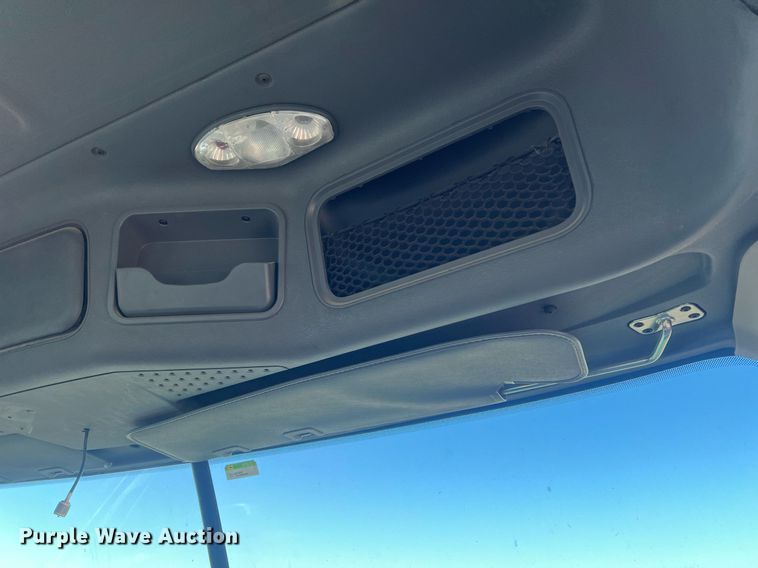 image for item NN9311 2016 Freightliner Cascadia  semi truck