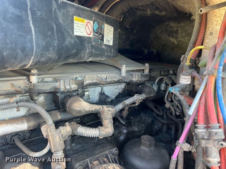 image for item NN9311 2016 Freightliner Cascadia  semi truck