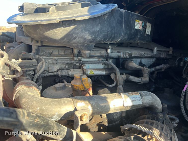 image for item NN9311 2016 Freightliner Cascadia  semi truck