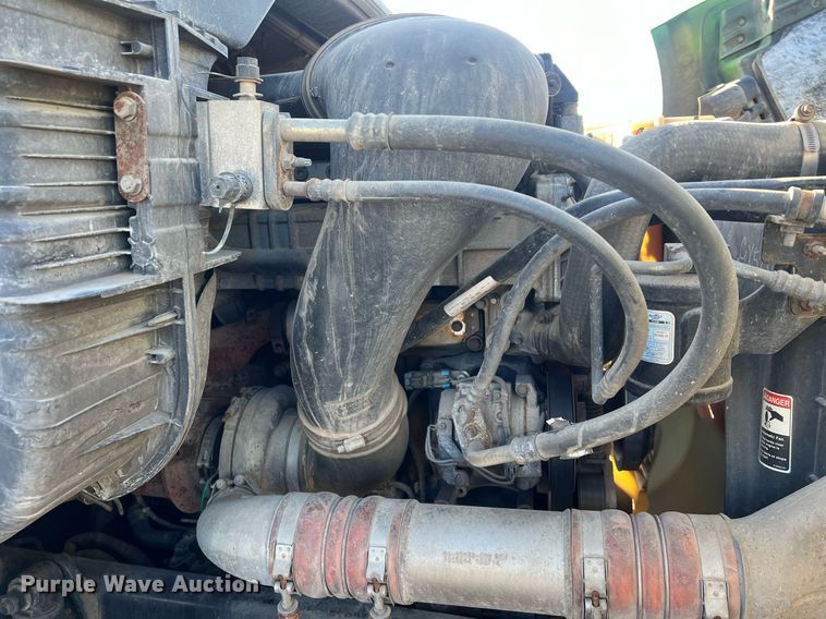 image for item NN9311 2016 Freightliner Cascadia  semi truck