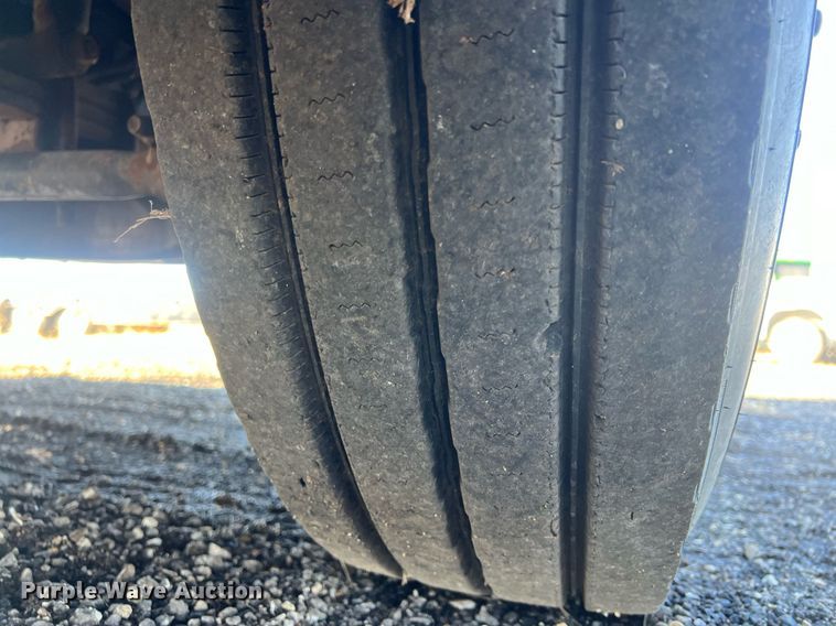 image for item NN9311 2016 Freightliner Cascadia  semi truck