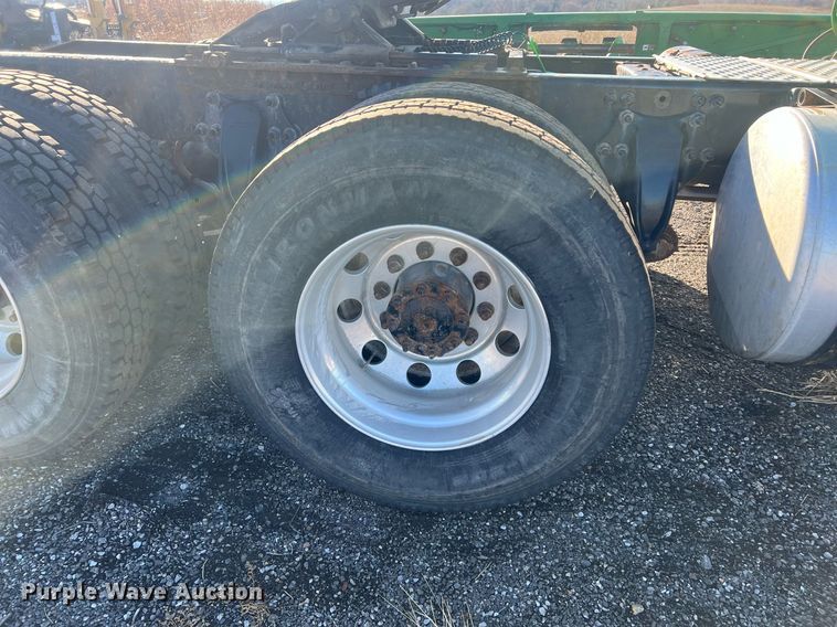 image for item NN9311 2016 Freightliner Cascadia  semi truck