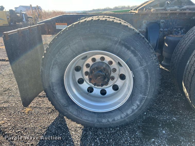 image for item NN9311 2016 Freightliner Cascadia  semi truck