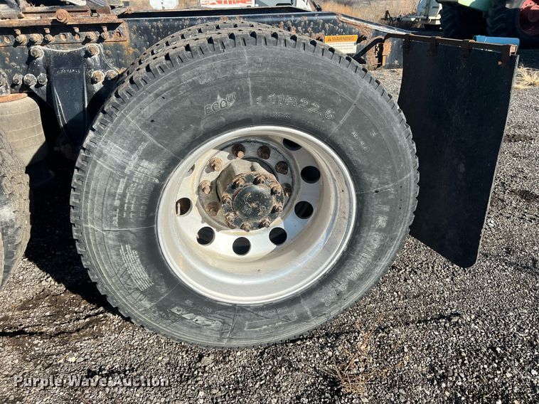 image for item NN9311 2016 Freightliner Cascadia  semi truck