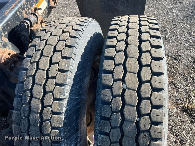 image for item NN9311 2016 Freightliner Cascadia  semi truck