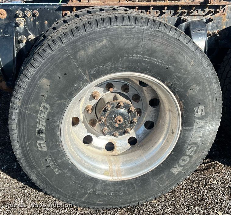 image for item NN9311 2016 Freightliner Cascadia  semi truck